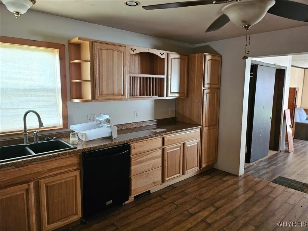 18 Catherine Street, Oswego, New York 13126, Oswego, New York 13126, 2 Bedrooms Bedrooms, 6 Rooms Rooms,1 BathroomBathrooms,Residential,For Sale,18 Catherine Street, Oswego, New York 13126,B1621009