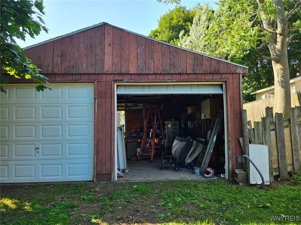 18 Catherine Street, Oswego, New York 13126, Oswego, New York 13126, 2 Bedrooms Bedrooms, 6 Rooms Rooms,1 BathroomBathrooms,Residential,For Sale,18 Catherine Street, Oswego, New York 13126,B1621009