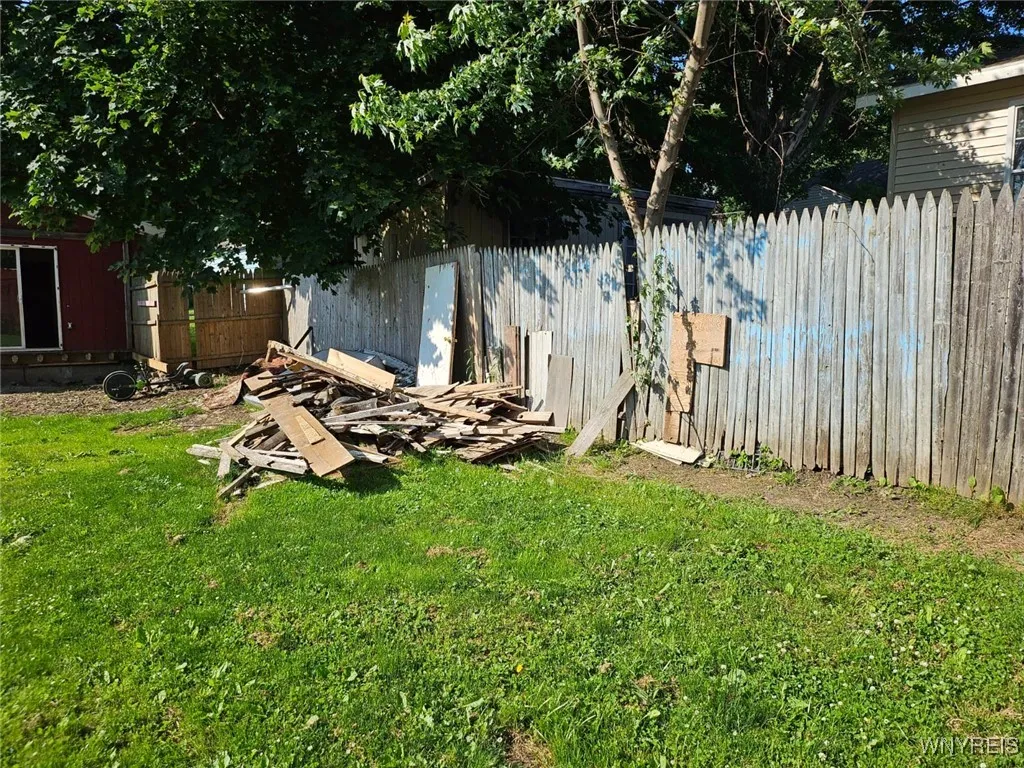 18 Catherine Street, Oswego, New York 13126, Oswego, New York 13126, 2 Bedrooms Bedrooms, 6 Rooms Rooms,1 BathroomBathrooms,Residential,For Sale,18 Catherine Street, Oswego, New York 13126,B1621009