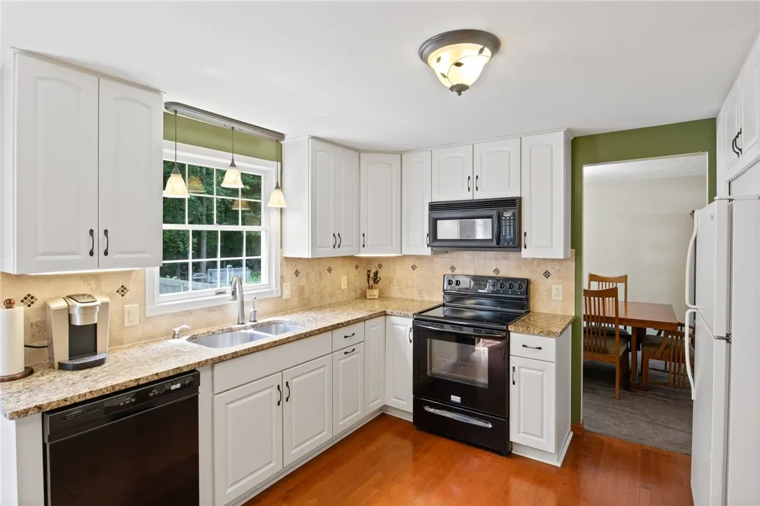 46 Meadowlark Drive, Penfield, New York 14526, Penfield, New York 14526, 3 Bedrooms Bedrooms, 9 Rooms Rooms,1 BathroomBathrooms,Residential,Closed,46 Meadowlark Drive, Penfield, New York 14526,R1621273