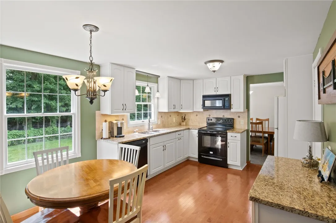 46 Meadowlark Drive, Penfield, New York 14526, Penfield, New York 14526, 3 Bedrooms Bedrooms, 9 Rooms Rooms,1 BathroomBathrooms,Residential,Closed,46 Meadowlark Drive, Penfield, New York 14526,R1621273