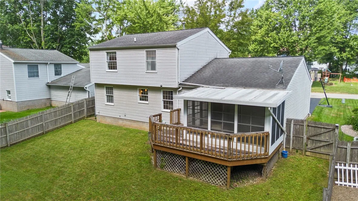 46 Meadowlark Drive, Penfield, New York 14526, Penfield, New York 14526, 3 Bedrooms Bedrooms, 9 Rooms Rooms,1 BathroomBathrooms,Residential,Closed,46 Meadowlark Drive, Penfield, New York 14526,R1621273