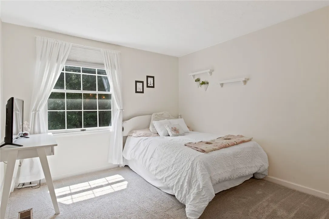 46 Meadowlark Drive, Penfield, New York 14526, Penfield, New York 14526, 3 Bedrooms Bedrooms, 9 Rooms Rooms,1 BathroomBathrooms,Residential,Closed,46 Meadowlark Drive, Penfield, New York 14526,R1621273