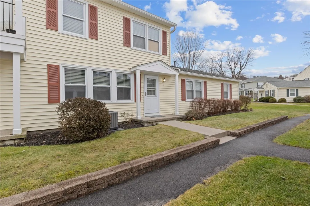 34 Arrowhead Way South, Perinton, New York 14450, Perinton, New York 14450, 2 Bedrooms Bedrooms, 4 Rooms Rooms,1 BathroomBathrooms,Residential Lease,For Rent,34 Arrowhead Way South, Perinton, New York 14450,R1621603