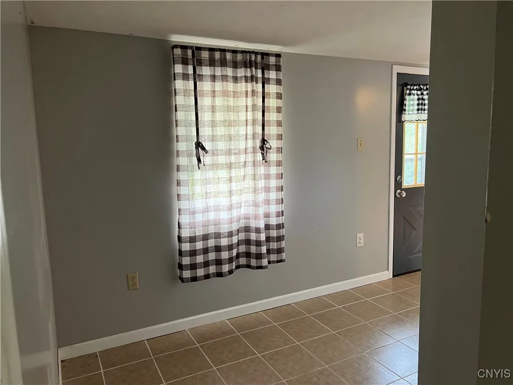 Hallway to the bedrooms