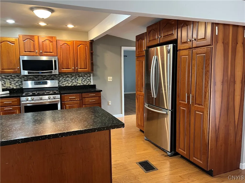19 Beech Drive, Scriba, New York 13126, Scriba, New York 13126, 3 Bedrooms Bedrooms, 7 Rooms Rooms,1 BathroomBathrooms,Residential,For Sale,19 Beech Drive, Scriba, New York 13126,S1621024
