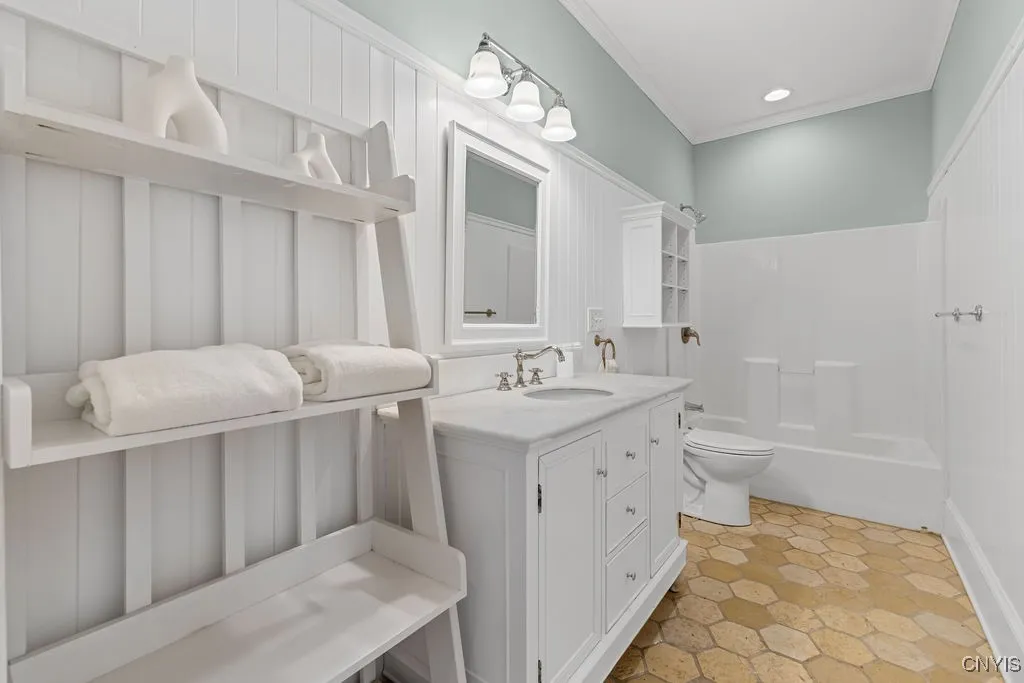 1889 East Lake Road, Spafford, New York 13152, Spafford, New York 13152, 4 Bedrooms Bedrooms, 20 Rooms Rooms,3 BathroomsBathrooms,Residential,For Sale,1889 East Lake Road, Spafford, New York 13152,S1621413