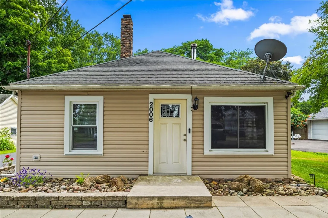 2006 New Street, Ontario, New York 14519, Ontario, New York 14519, 2 Bedrooms Bedrooms, 6 Rooms Rooms,1 BathroomBathrooms,Residential,Closed,2006 New Street, Ontario, New York 14519,0,R1620209