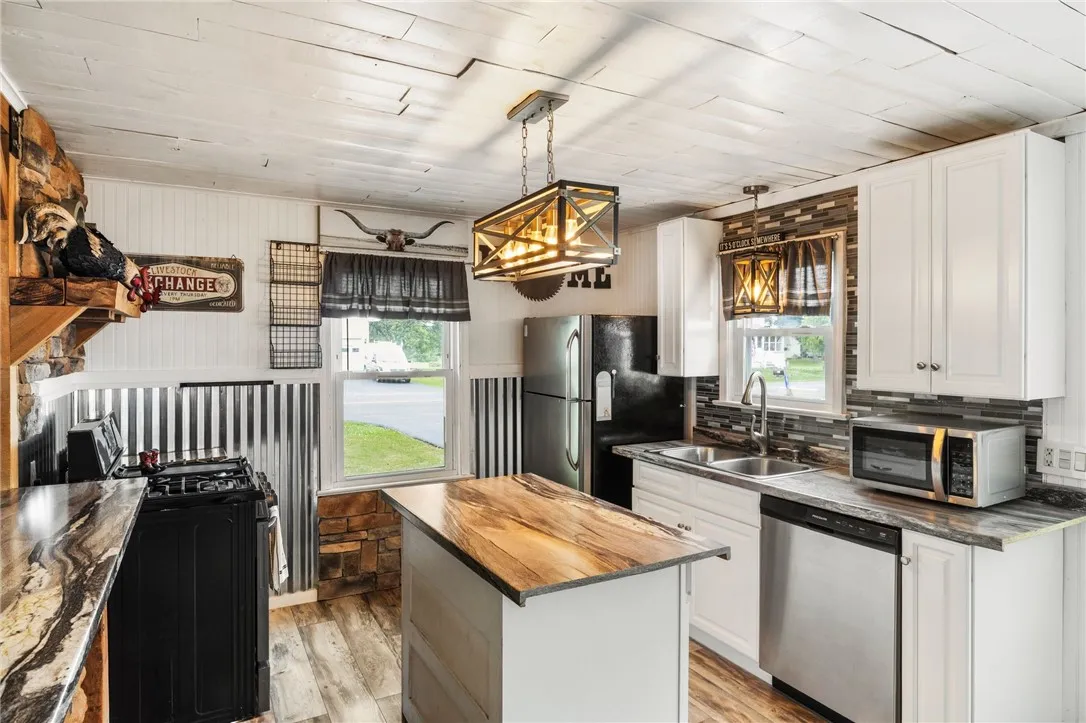 2006 New Street, Ontario, New York 14519, Ontario, New York 14519, 2 Bedrooms Bedrooms, 6 Rooms Rooms,1 BathroomBathrooms,Residential,Closed,2006 New Street, Ontario, New York 14519,0,R1620209