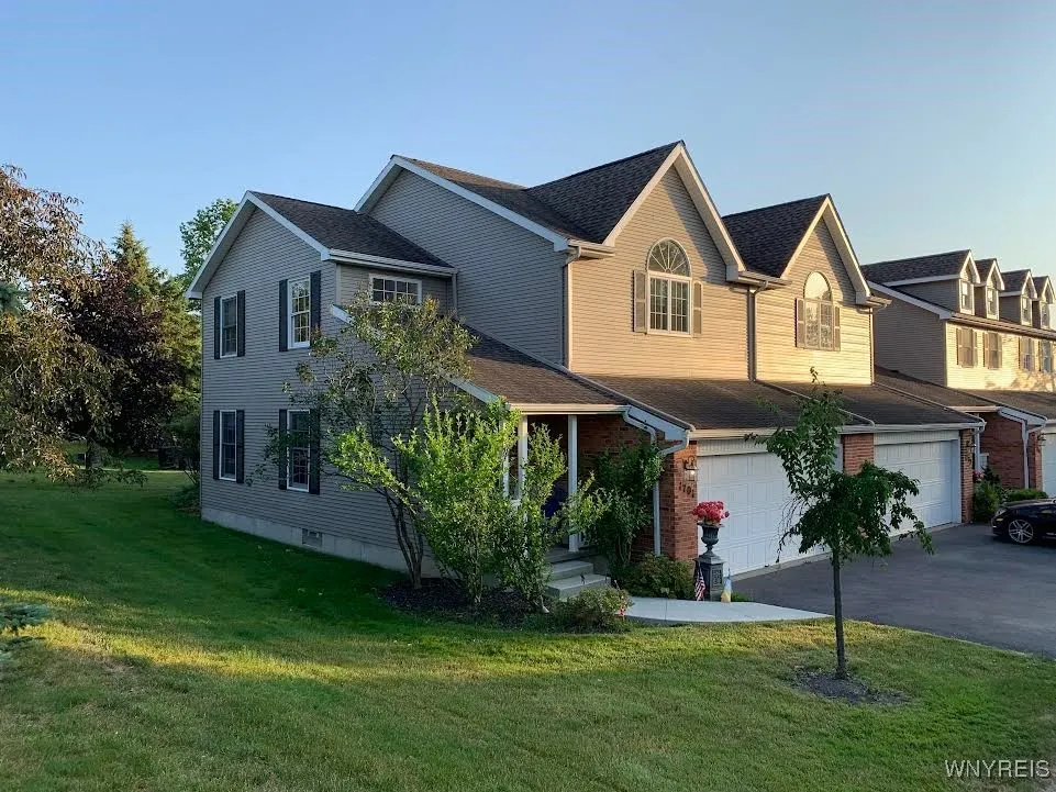 1701 Forest Edge Drive, Amherst, New York 14051, Amherst, New York 14051, 2 Bedrooms Bedrooms, 6 Rooms Rooms,2 BathroomsBathrooms,Residential Lease,For Rent,1701 Forest Edge Drive, Amherst, New York 14051,B1616486