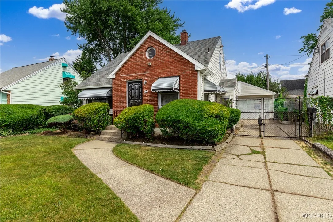 70 Gail Avenue, Buffalo, New York 14215, Buffalo, New York 14215, 4 Bedrooms Bedrooms, 8 Rooms Rooms,1 BathroomBathrooms,Residential,For Sale,70 Gail Avenue, Buffalo, New York 14215,B1621109