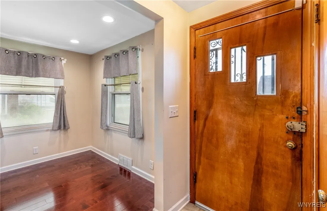 70 Gail Avenue, Buffalo, New York 14215, Buffalo, New York 14215, 4 Bedrooms Bedrooms, 8 Rooms Rooms,1 BathroomBathrooms,Residential,For Sale,70 Gail Avenue, Buffalo, New York 14215,B1621109