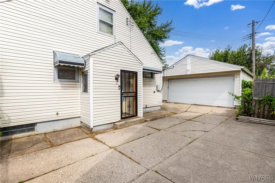 70 Gail Avenue, Buffalo, New York 14215, Buffalo, New York 14215, 4 Bedrooms Bedrooms, 8 Rooms Rooms,1 BathroomBathrooms,Residential,For Sale,70 Gail Avenue, Buffalo, New York 14215,B1621109