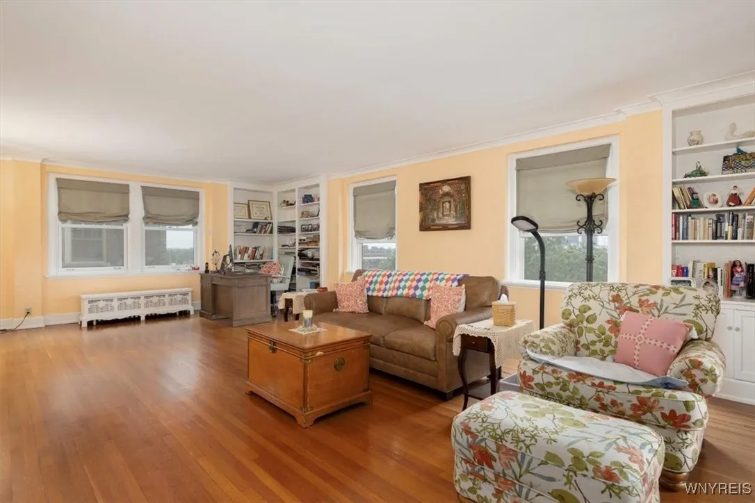 83 Bryant #7ab, Buffalo, New York 14209, Buffalo, New York 14209, 2 Bedrooms Bedrooms, 5 Rooms Rooms,2 BathroomsBathrooms,Residential,For Sale,83 Bryant #7ab, Buffalo, New York 14209,B1621331