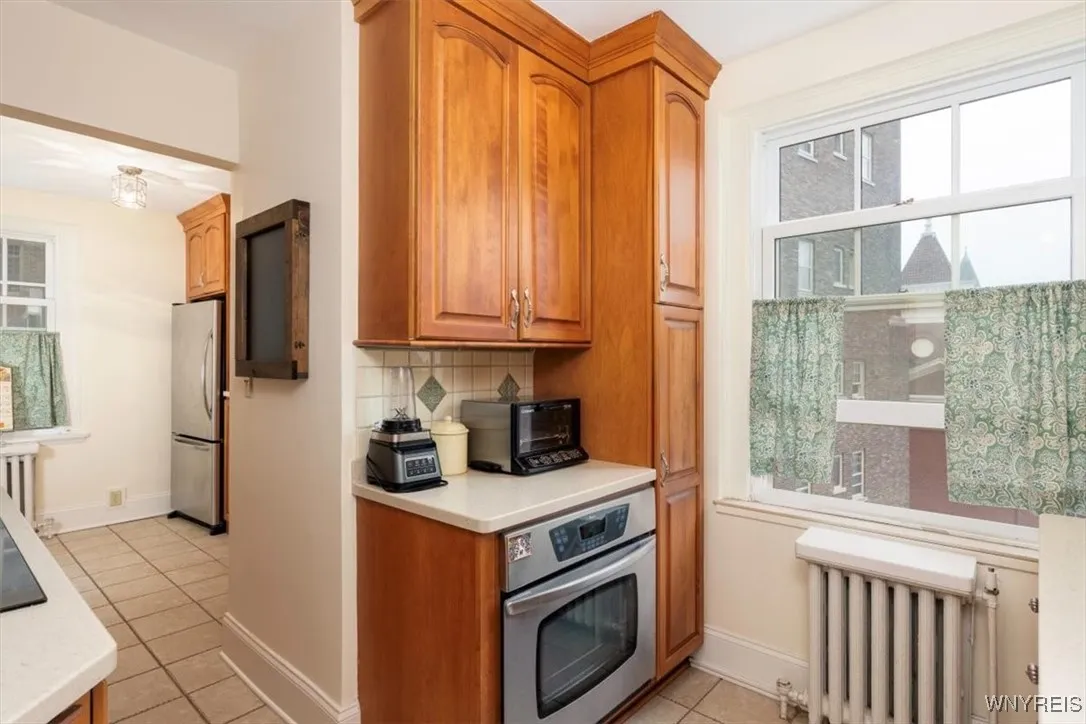 83 Bryant #7ab, Buffalo, New York 14209, Buffalo, New York 14209, 2 Bedrooms Bedrooms, 5 Rooms Rooms,2 BathroomsBathrooms,Residential,For Sale,83 Bryant #7ab, Buffalo, New York 14209,B1621331
