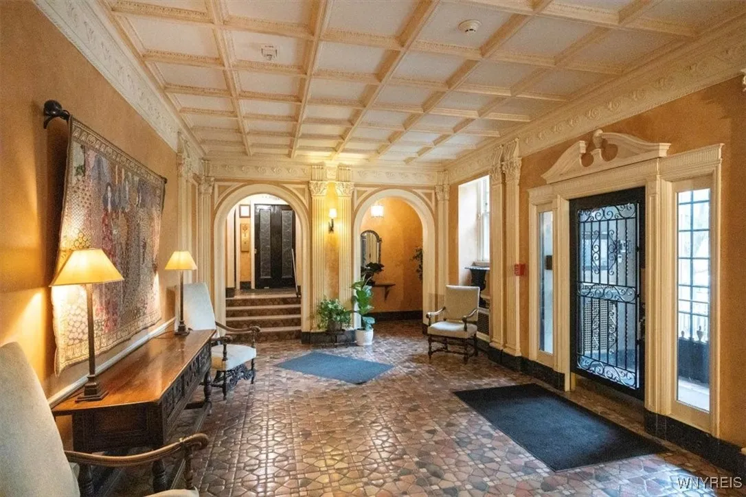 83 Bryant #7ab, Buffalo, New York 14209, Buffalo, New York 14209, 2 Bedrooms Bedrooms, 5 Rooms Rooms,2 BathroomsBathrooms,Residential,For Sale,83 Bryant #7ab, Buffalo, New York 14209,B1621331