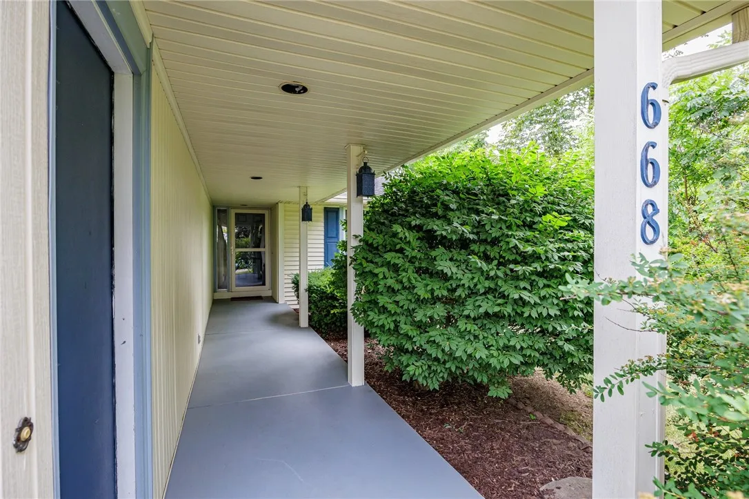 668 Willow Lane, Webster, New York 14580, Webster, New York 14580, 3 Bedrooms Bedrooms, 6 Rooms Rooms,2 BathroomsBathrooms,Residential,For Sale,668 Willow Lane, Webster, New York 14580,R1621269