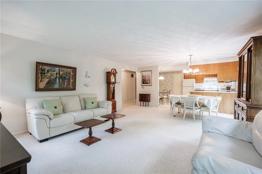 668 Willow Lane, Webster, New York 14580, Webster, New York 14580, 3 Bedrooms Bedrooms, 6 Rooms Rooms,2 BathroomsBathrooms,Residential,For Sale,668 Willow Lane, Webster, New York 14580,R1621269