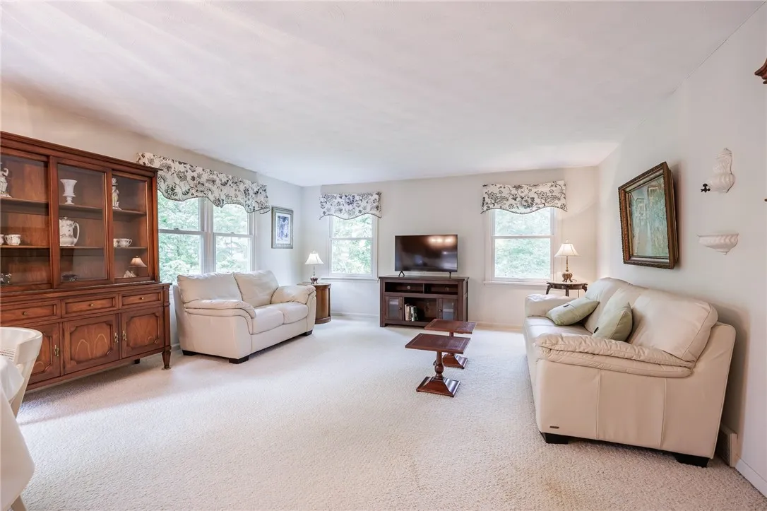 668 Willow Lane, Webster, New York 14580, Webster, New York 14580, 3 Bedrooms Bedrooms, 6 Rooms Rooms,2 BathroomsBathrooms,Residential,For Sale,668 Willow Lane, Webster, New York 14580,R1621269