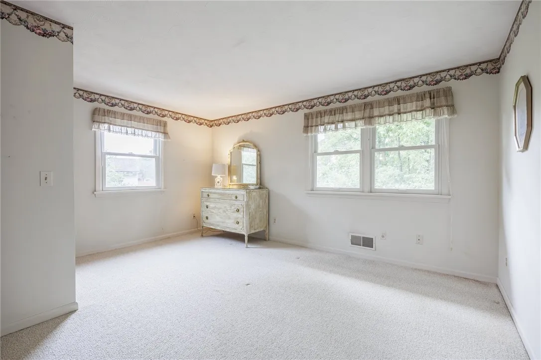 668 Willow Lane, Webster, New York 14580, Webster, New York 14580, 3 Bedrooms Bedrooms, 6 Rooms Rooms,2 BathroomsBathrooms,Residential,For Sale,668 Willow Lane, Webster, New York 14580,R1621269