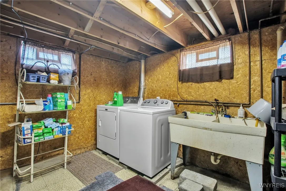280 Currier Avenue, Cheektowaga, New York 14212, Cheektowaga, New York 14212, 2 Bedrooms Bedrooms, 5 Rooms Rooms,1 BathroomBathrooms,Residential,For Sale,280 Currier Avenue, Cheektowaga, New York 14212,B1620338
