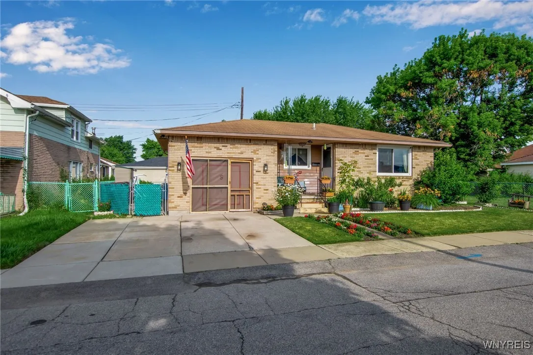 280 Currier Avenue, Cheektowaga, New York 14212, Cheektowaga, New York 14212, 2 Bedrooms Bedrooms, 5 Rooms Rooms,1 BathroomBathrooms,Residential,For Sale,280 Currier Avenue, Cheektowaga, New York 14212,B1620338