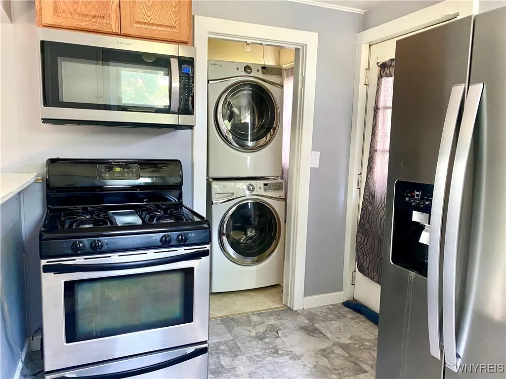 93 Jackson Avenue, Lackawanna, New York 14218, Lackawanna, New York 14218, 2 Bedrooms Bedrooms, 5 Rooms Rooms,1 BathroomBathrooms,Residential,For Sale,93 Jackson Avenue, Lackawanna, New York 14218,B1621614