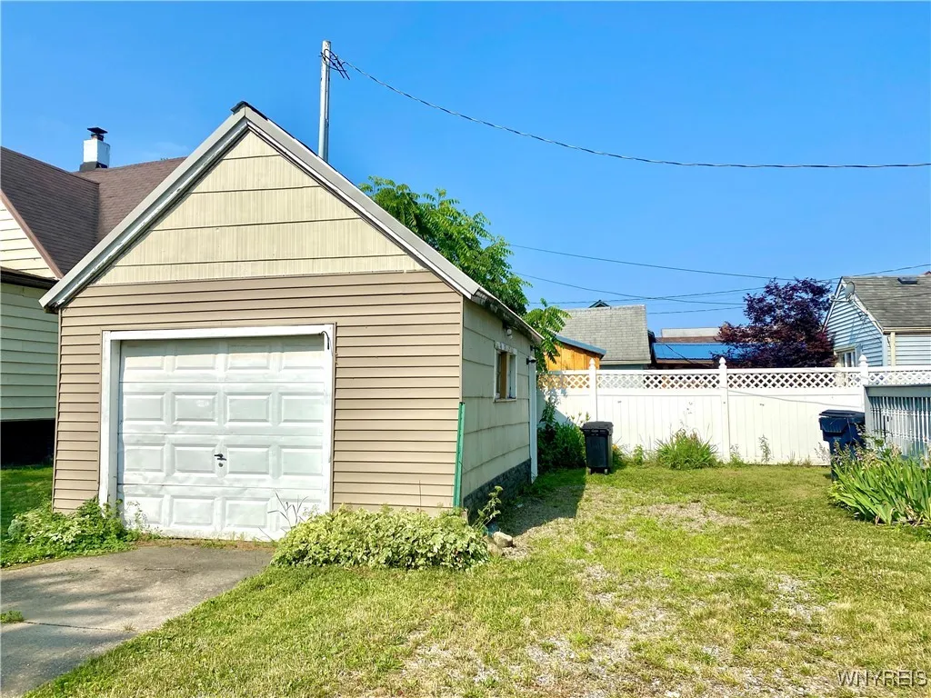 93 Jackson Avenue, Lackawanna, New York 14218, Lackawanna, New York 14218, 2 Bedrooms Bedrooms, 5 Rooms Rooms,1 BathroomBathrooms,Residential,For Sale,93 Jackson Avenue, Lackawanna, New York 14218,B1621614