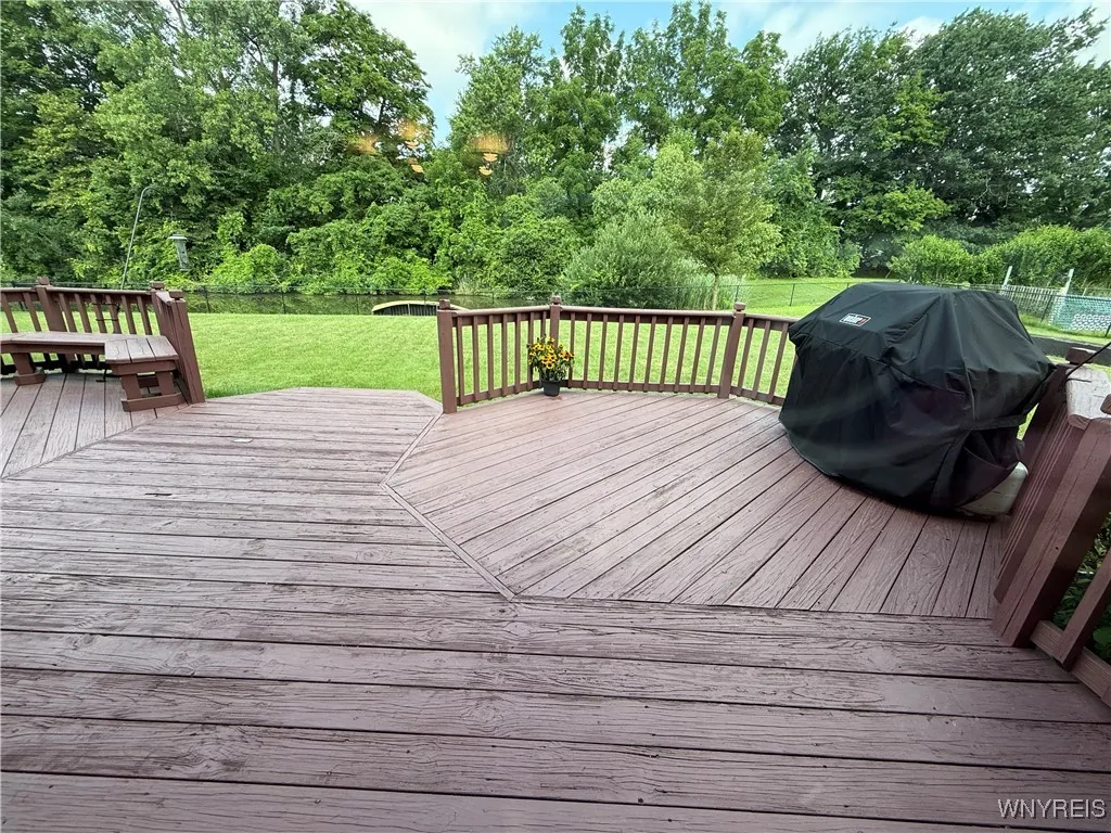 26 Forestglen Circle, Amherst, New York 14221, Amherst, New York 14221, 4 Bedrooms Bedrooms, 9 Rooms Rooms,2 BathroomsBathrooms,Residential,For Sale,26 Forestglen Circle, Amherst, New York 14221,B1621645