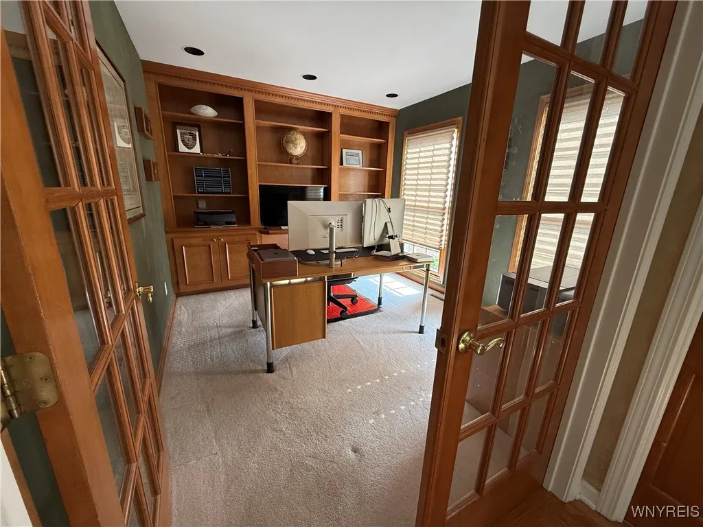 26 Forestglen Circle, Amherst, New York 14221, Amherst, New York 14221, 4 Bedrooms Bedrooms, 9 Rooms Rooms,2 BathroomsBathrooms,Residential,For Sale,26 Forestglen Circle, Amherst, New York 14221,B1621645