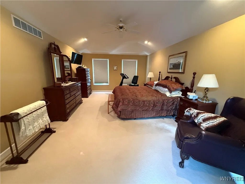 26 Forestglen Circle, Amherst, New York 14221, Amherst, New York 14221, 4 Bedrooms Bedrooms, 9 Rooms Rooms,2 BathroomsBathrooms,Residential,For Sale,26 Forestglen Circle, Amherst, New York 14221,B1621645