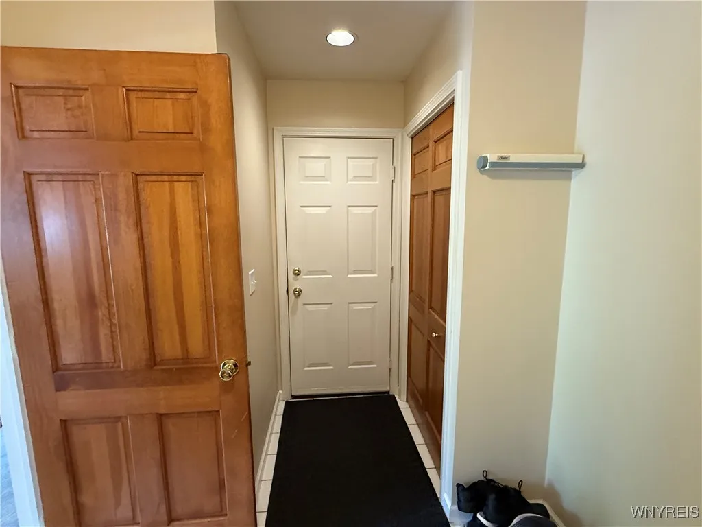 26 Forestglen Circle, Amherst, New York 14221, Amherst, New York 14221, 4 Bedrooms Bedrooms, 9 Rooms Rooms,2 BathroomsBathrooms,Residential,For Sale,26 Forestglen Circle, Amherst, New York 14221,B1621645