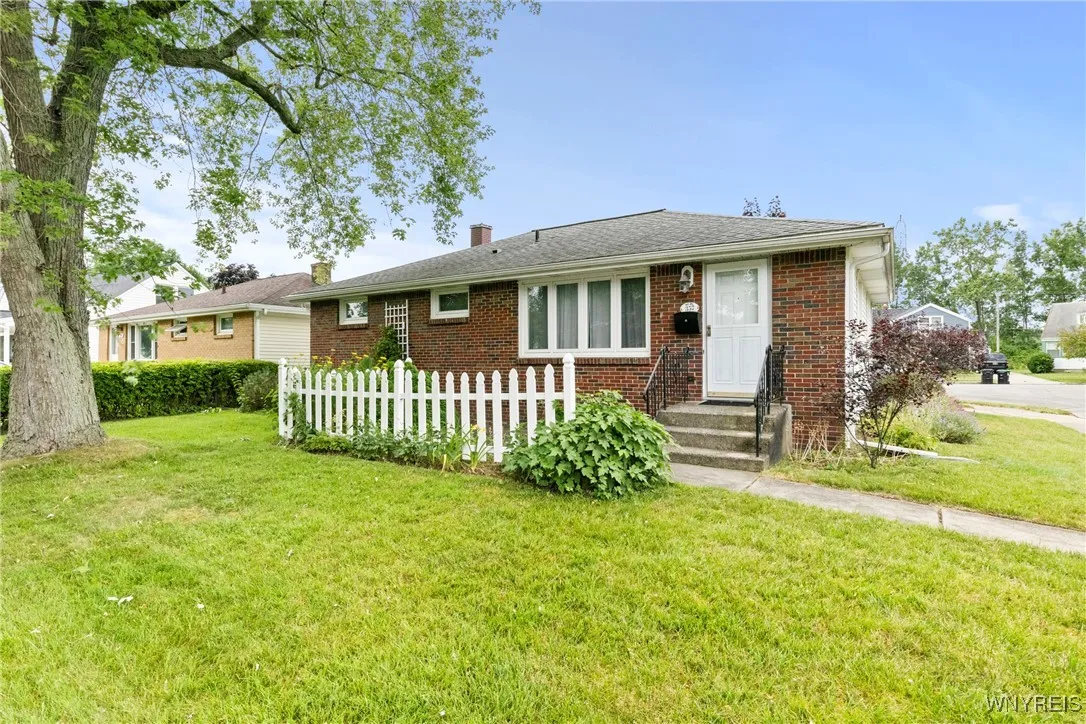 357 Forbes Avenue, Tonawanda, New York 14150, Tonawanda, New York 14150, 3 Bedrooms Bedrooms, 5 Rooms Rooms,1 BathroomBathrooms,Residential,For Sale,357 Forbes Avenue, Tonawanda, New York 14150,B1621630