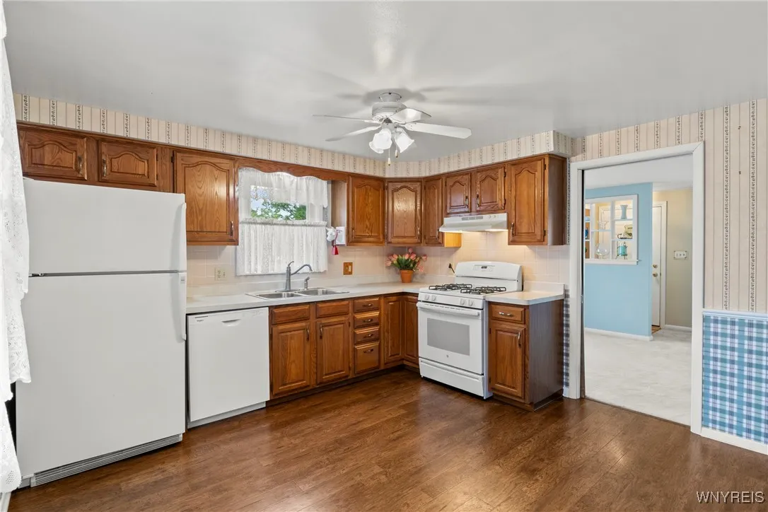 357 Forbes Avenue, Tonawanda, New York 14150, Tonawanda, New York 14150, 3 Bedrooms Bedrooms, 5 Rooms Rooms,1 BathroomBathrooms,Residential,For Sale,357 Forbes Avenue, Tonawanda, New York 14150,B1621630