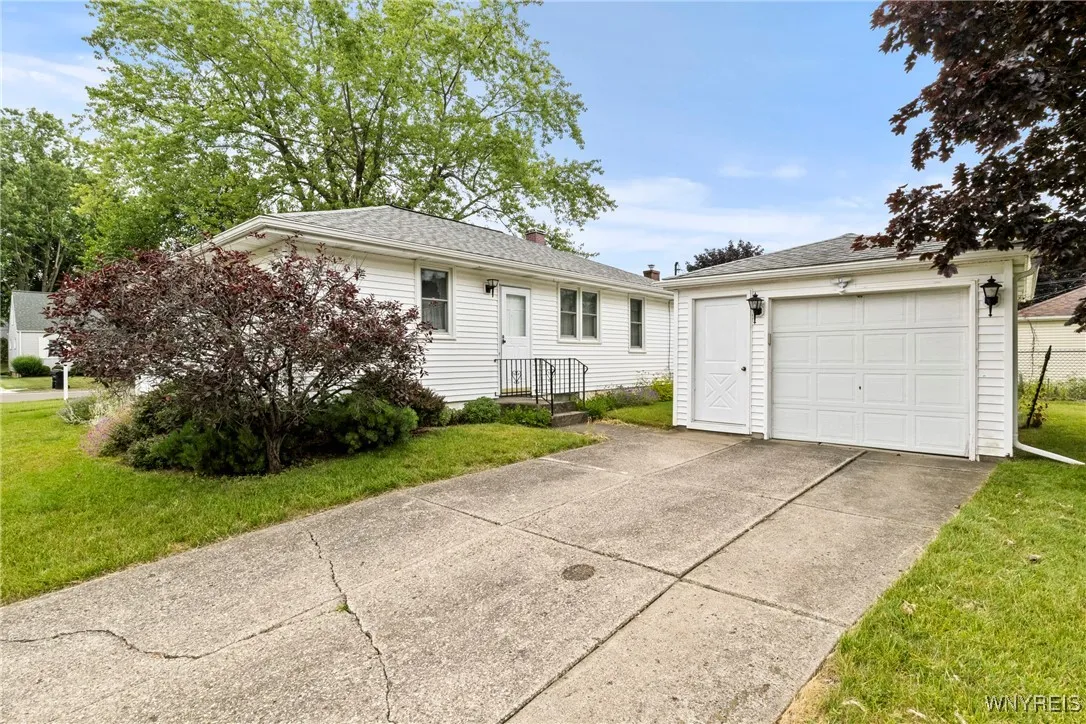 357 Forbes Avenue, Tonawanda, New York 14150, Tonawanda, New York 14150, 3 Bedrooms Bedrooms, 5 Rooms Rooms,1 BathroomBathrooms,Residential,For Sale,357 Forbes Avenue, Tonawanda, New York 14150,B1621630