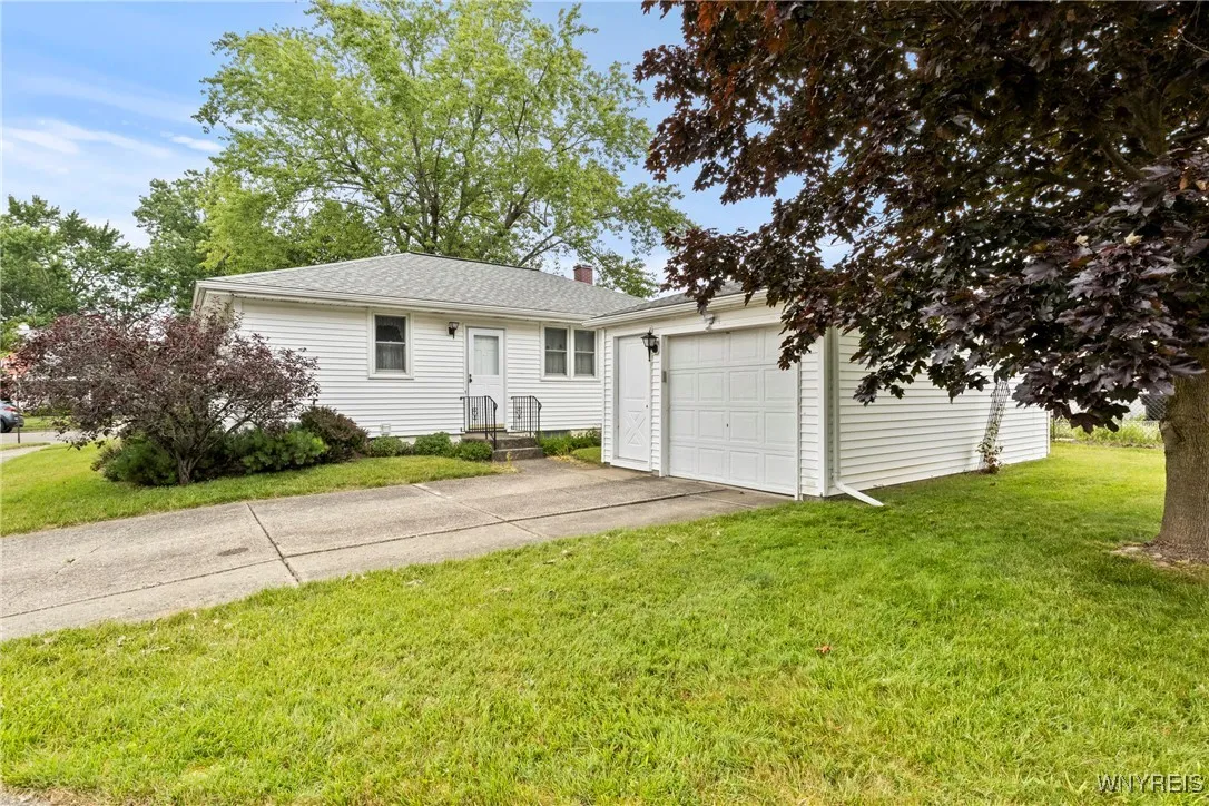 357 Forbes Avenue, Tonawanda, New York 14150, Tonawanda, New York 14150, 3 Bedrooms Bedrooms, 5 Rooms Rooms,1 BathroomBathrooms,Residential,For Sale,357 Forbes Avenue, Tonawanda, New York 14150,B1621630