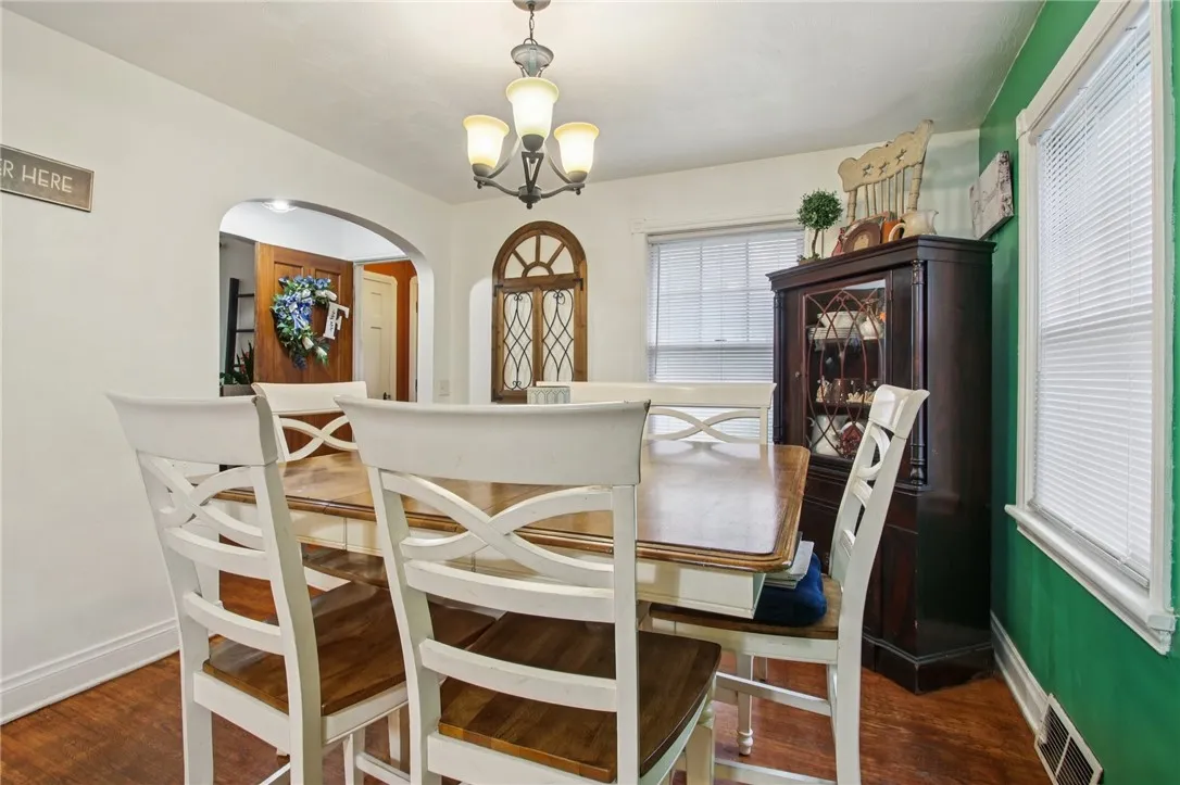 38 Kiniry Drive, Irondequoit, New York 14609, Irondequoit, New York 14609, 4 Bedrooms Bedrooms, 7 Rooms Rooms,1 BathroomBathrooms,Residential,For Sale,38 Kiniry Drive, Irondequoit, New York 14609,R1620812