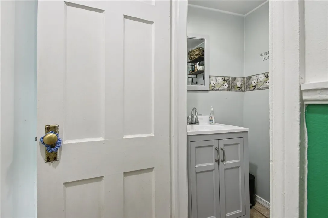 38 Kiniry Drive, Irondequoit, New York 14609, Irondequoit, New York 14609, 4 Bedrooms Bedrooms, 7 Rooms Rooms,1 BathroomBathrooms,Residential,For Sale,38 Kiniry Drive, Irondequoit, New York 14609,R1620812