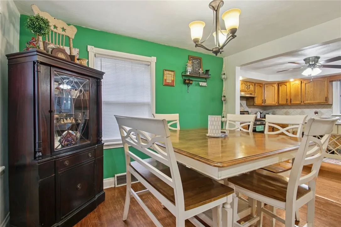 38 Kiniry Drive, Irondequoit, New York 14609, Irondequoit, New York 14609, 4 Bedrooms Bedrooms, 7 Rooms Rooms,1 BathroomBathrooms,Residential,For Sale,38 Kiniry Drive, Irondequoit, New York 14609,R1620812
