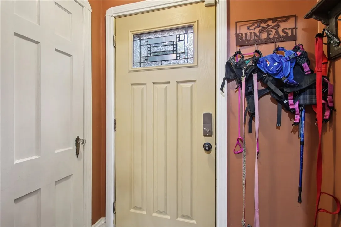 38 Kiniry Drive, Irondequoit, New York 14609, Irondequoit, New York 14609, 4 Bedrooms Bedrooms, 7 Rooms Rooms,1 BathroomBathrooms,Residential,For Sale,38 Kiniry Drive, Irondequoit, New York 14609,R1620812