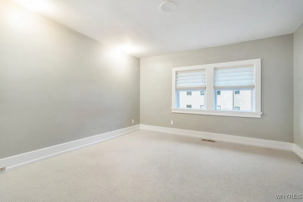 100 Lincoln Parkway Carriage House, Buffalo, New Y, Buffalo, New York 14222, 3 Bedrooms Bedrooms, 6 Rooms Rooms,1 BathroomBathrooms,Residential Lease,For Rent,100 Lincoln Parkway Carriage House, Buffalo, New Y,B1621670