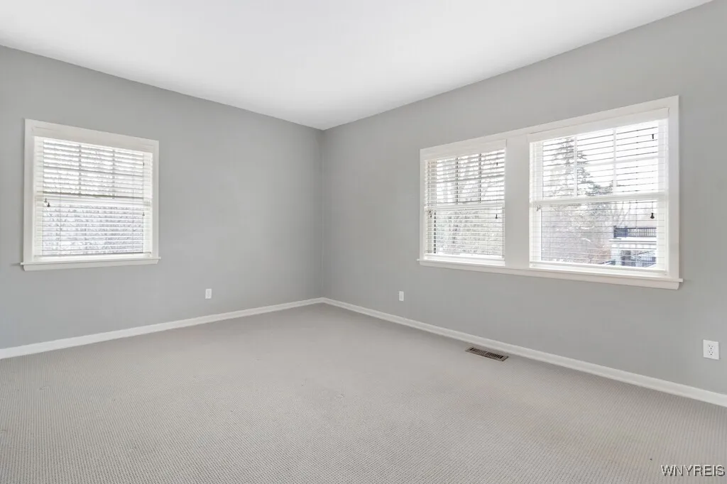 100 Lincoln Parkway Carriage House, Buffalo, New Y, Buffalo, New York 14222, 3 Bedrooms Bedrooms, 6 Rooms Rooms,1 BathroomBathrooms,Residential Lease,For Rent,100 Lincoln Parkway Carriage House, Buffalo, New Y,B1621670