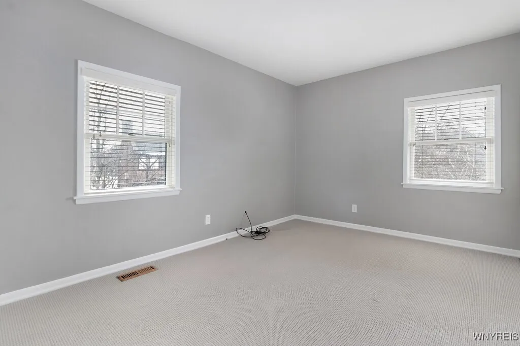 100 Lincoln Parkway Carriage House, Buffalo, New Y, Buffalo, New York 14222, 3 Bedrooms Bedrooms, 6 Rooms Rooms,1 BathroomBathrooms,Residential Lease,For Rent,100 Lincoln Parkway Carriage House, Buffalo, New Y,B1621670