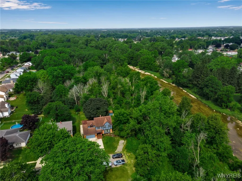 112 Creekview Drive, West Seneca, New York 14224, West Seneca, New York 14224, 5 Bedrooms Bedrooms, 11 Rooms Rooms,2 BathroomsBathrooms,Residential,For Sale,112 Creekview Drive, West Seneca, New York 14224,B1620750