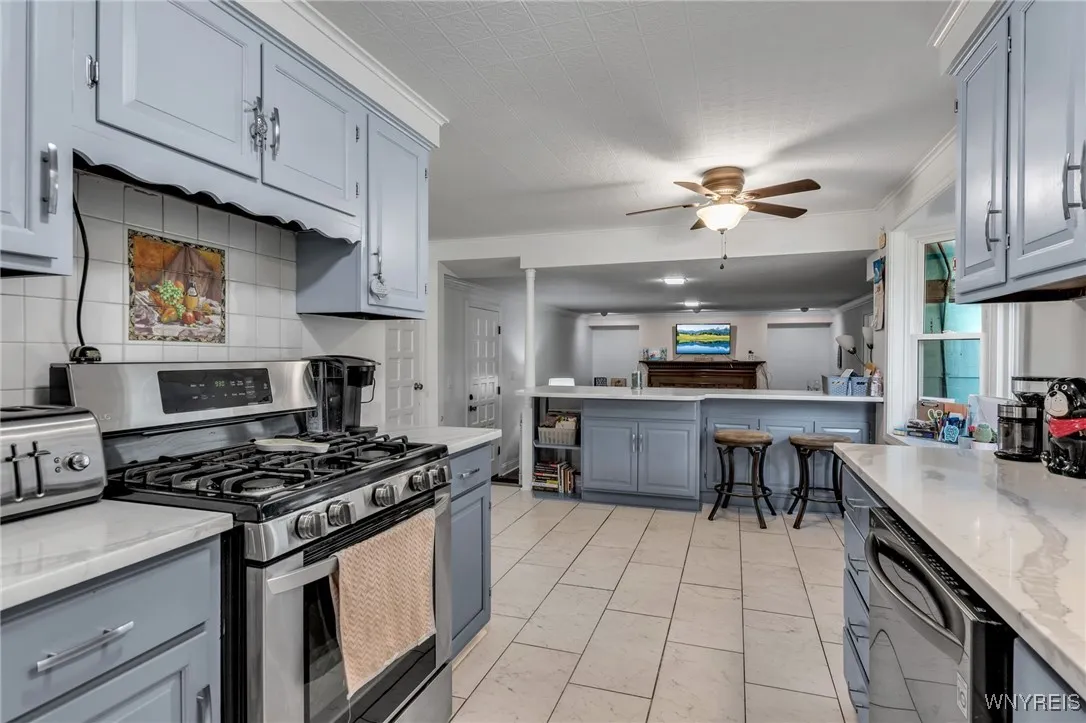 112 Creekview Drive, West Seneca, New York 14224, West Seneca, New York 14224, 5 Bedrooms Bedrooms, 11 Rooms Rooms,2 BathroomsBathrooms,Residential,For Sale,112 Creekview Drive, West Seneca, New York 14224,B1620750