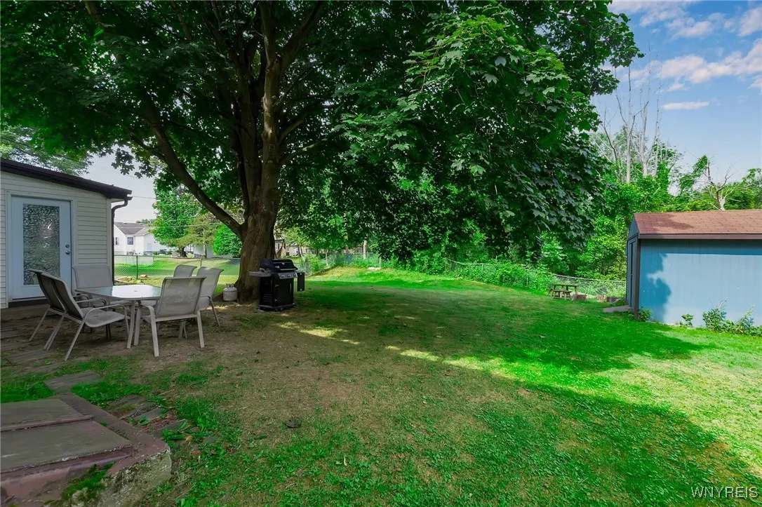 112 Creekview Drive, West Seneca, New York 14224, West Seneca, New York 14224, 5 Bedrooms Bedrooms, 11 Rooms Rooms,2 BathroomsBathrooms,Residential,For Sale,112 Creekview Drive, West Seneca, New York 14224,B1620750