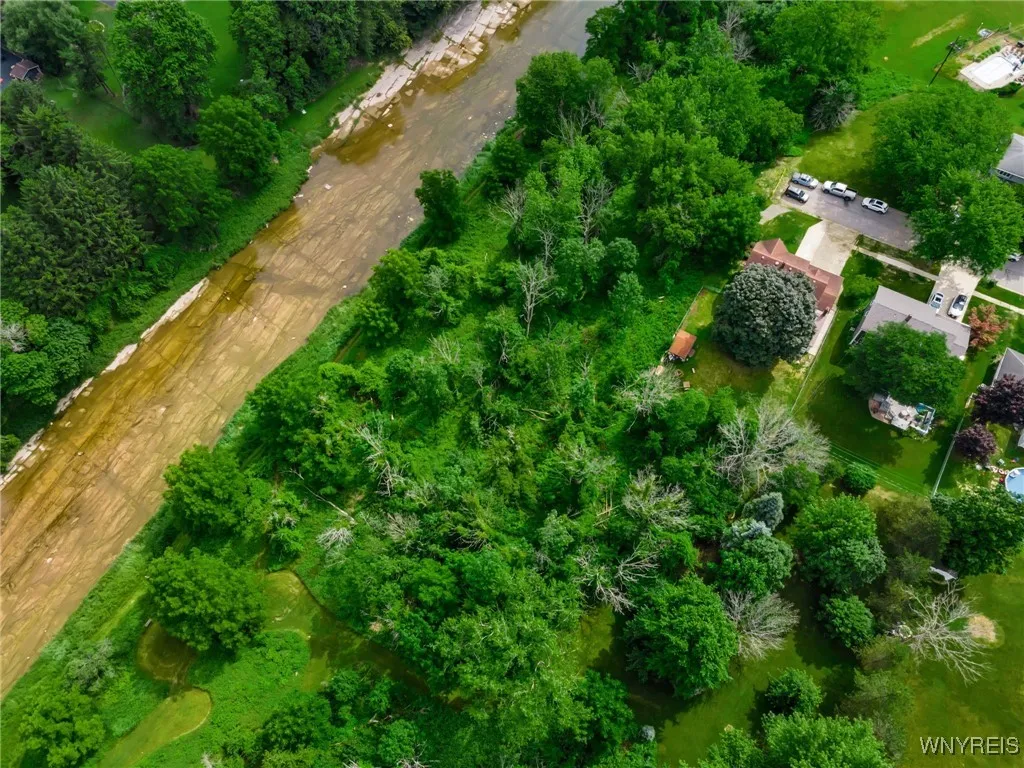 112 Creekview Drive, West Seneca, New York 14224, West Seneca, New York 14224, 5 Bedrooms Bedrooms, 11 Rooms Rooms,2 BathroomsBathrooms,Residential,For Sale,112 Creekview Drive, West Seneca, New York 14224,B1620750