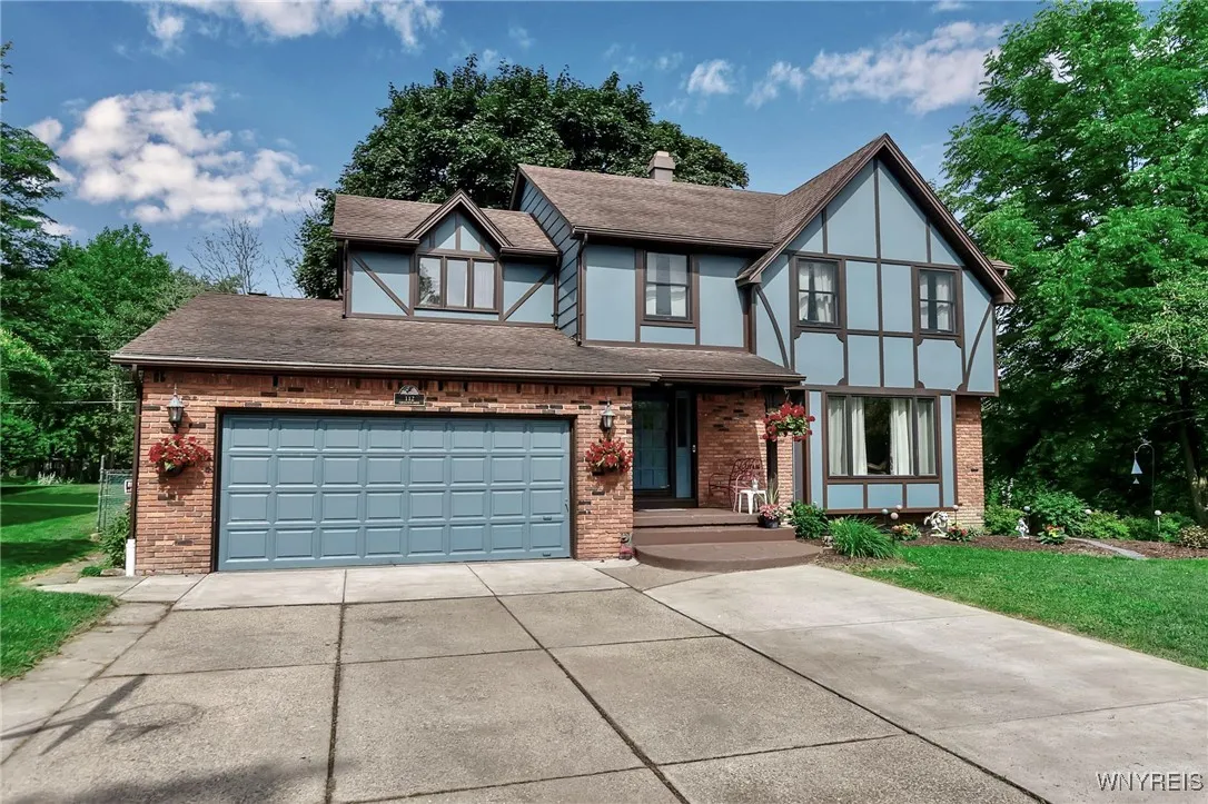 112 Creekview Drive, West Seneca, New York 14224, West Seneca, New York 14224, 4 Bedrooms Bedrooms, 11 Rooms Rooms,2 BathroomsBathrooms,Residential,For Sale,112 Creekview Drive, West Seneca, New York 14224,B1620750