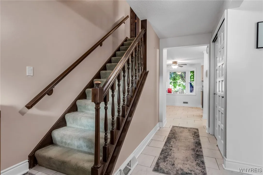 112 Creekview Drive, West Seneca, New York 14224, West Seneca, New York 14224, 5 Bedrooms Bedrooms, 11 Rooms Rooms,2 BathroomsBathrooms,Residential,For Sale,112 Creekview Drive, West Seneca, New York 14224,B1620750