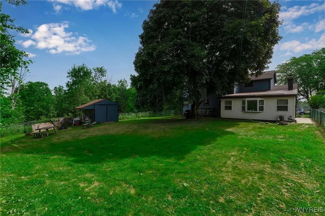 112 Creekview Drive, West Seneca, New York 14224, West Seneca, New York 14224, 5 Bedrooms Bedrooms, 11 Rooms Rooms,2 BathroomsBathrooms,Residential,For Sale,112 Creekview Drive, West Seneca, New York 14224,B1620750